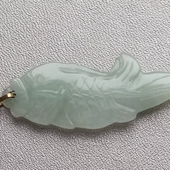 Gorgeous Jade fish 14k post earrings - Picture 7 of 7